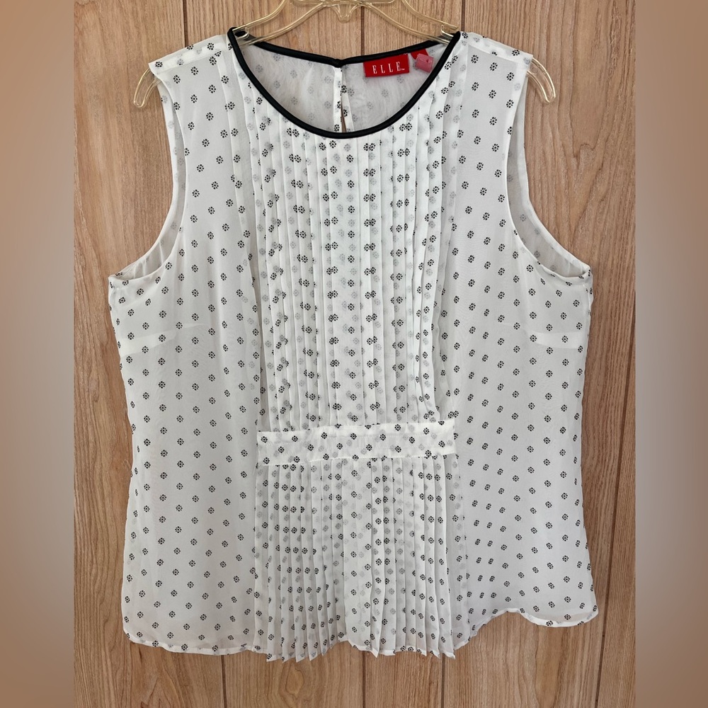 Elle White Sleeveless Polka Dot Pleated Blouse